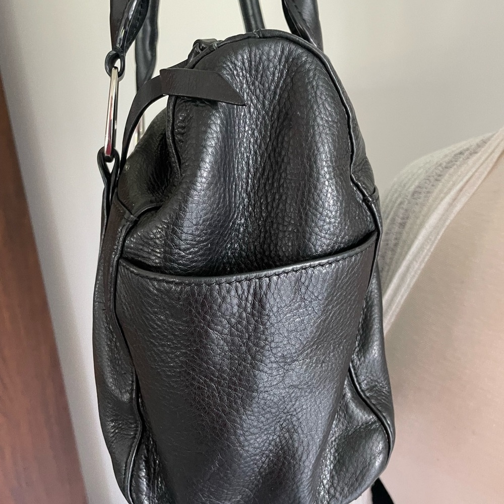 Gorgeous buttery soft black leather satchel - Like New Condition - Picture 4 of 9